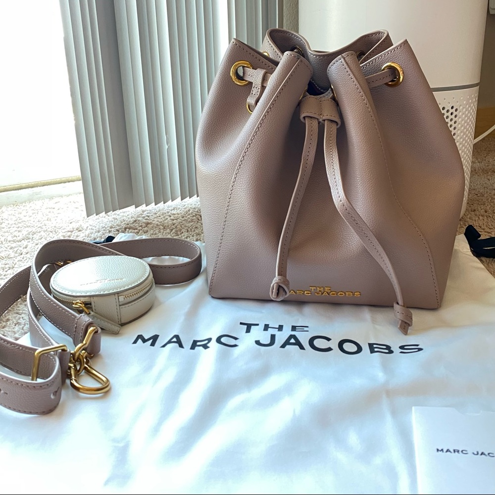 MARC JACOBS BUCKET BAG